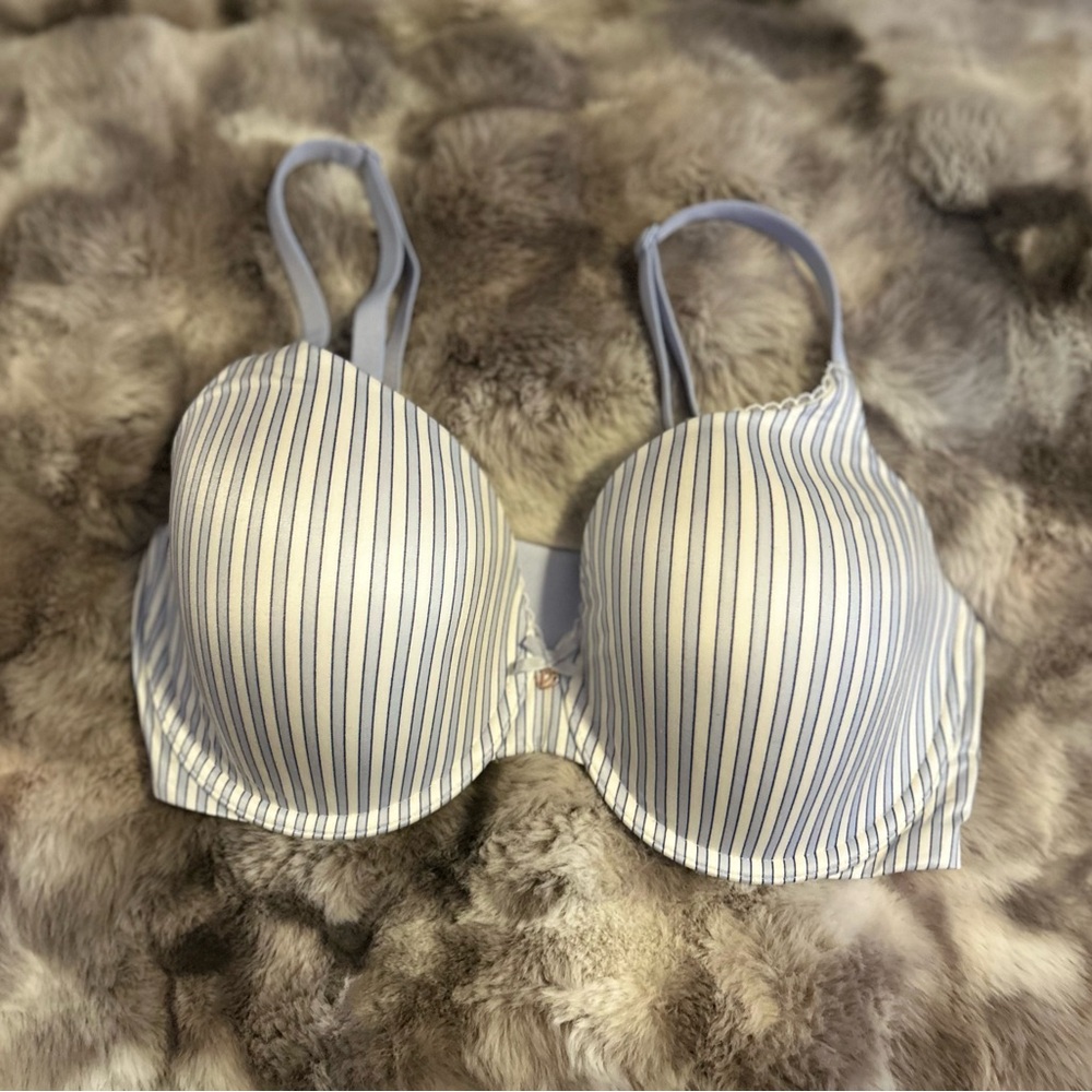 Victoria’s Secret Body By Victoria Lightly Lined Full Coverage Bra Striped 34DD
